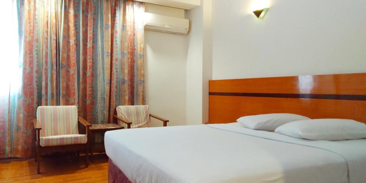 Paradise Hotel Tanjung Pinang Exterior foto